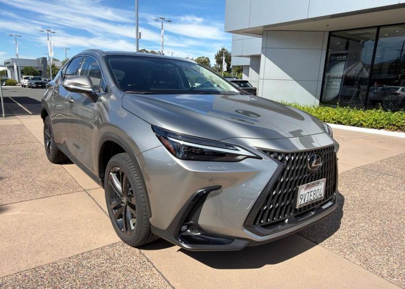 2025 Lexus NX 450h+ Luxury