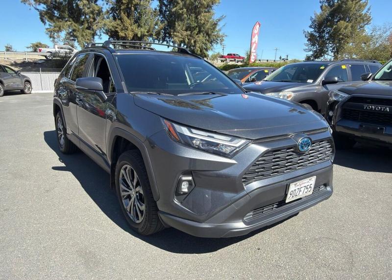 2023 Toyota RAV4 Hybrid XLE Premium