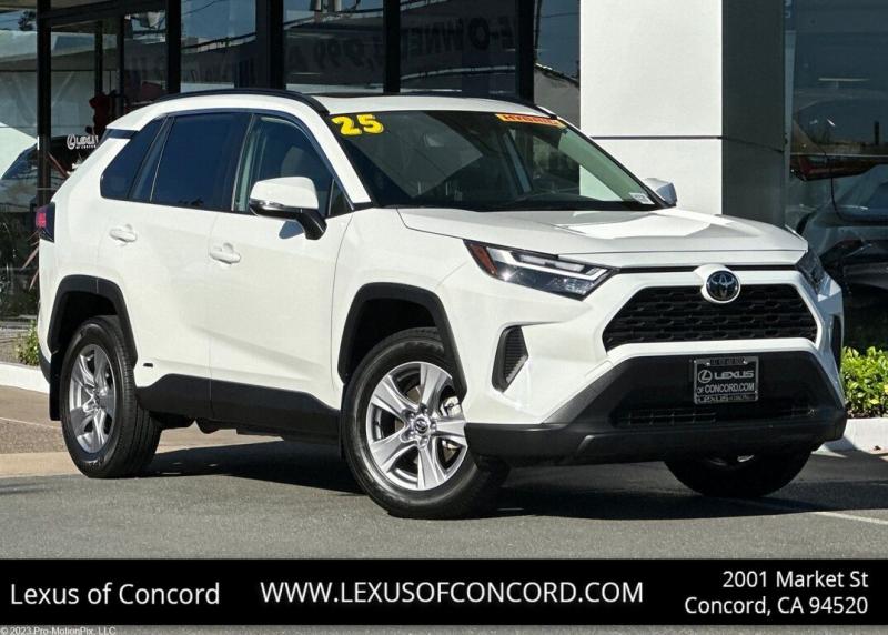 2025 Toyota RAV4 Hybrid XLE