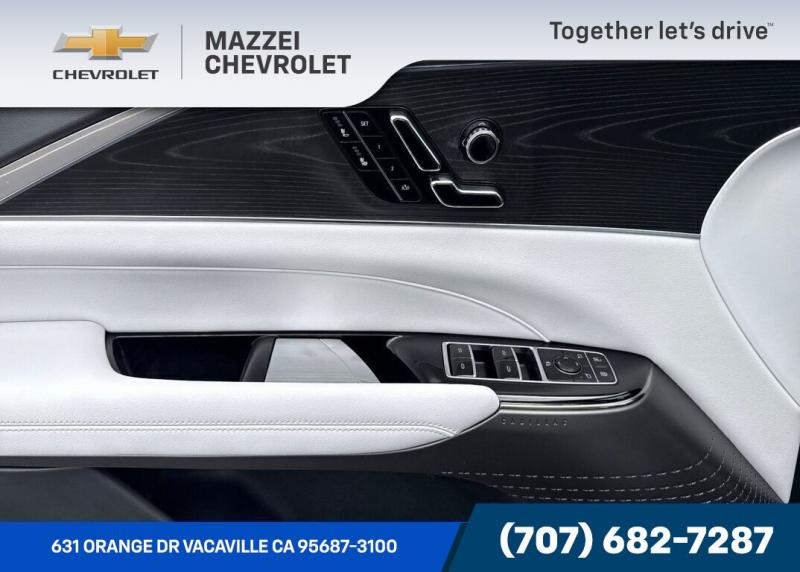 2024 Cadillac LYRIQ