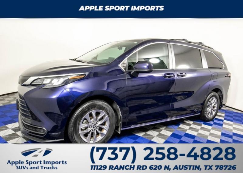 2024 Toyota Sienna LE