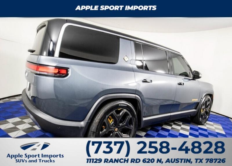 2023 Rivian R1S