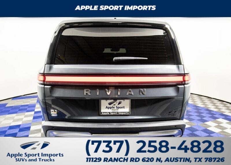 2023 Rivian R1S