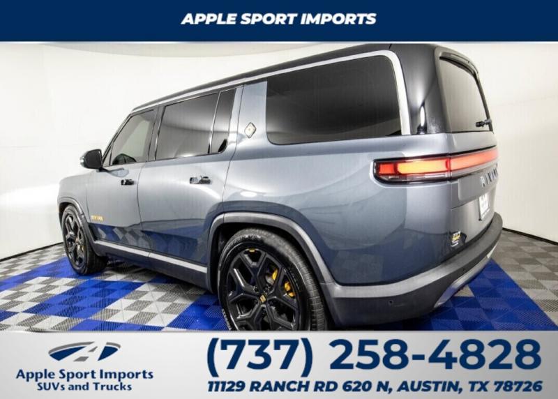 2023 Rivian R1S