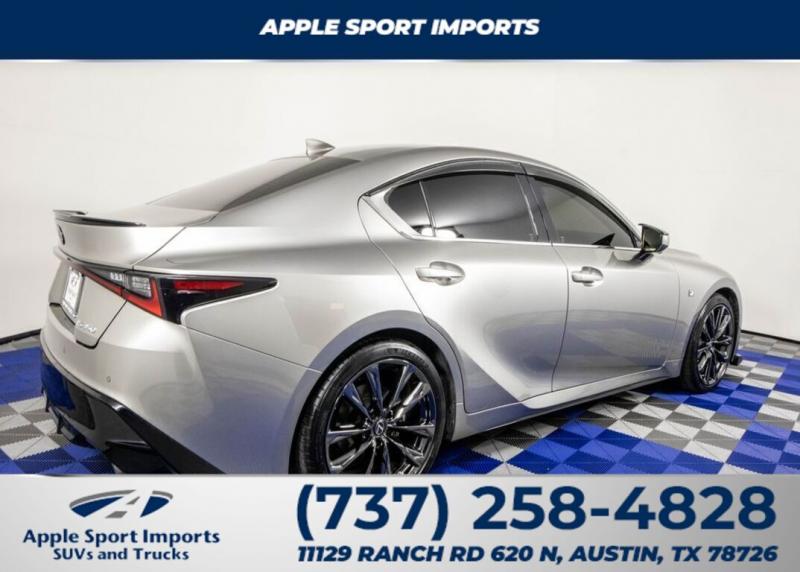 2022 Lexus IS