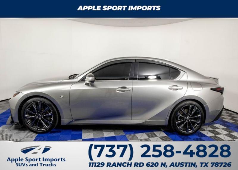 2022 Lexus IS
