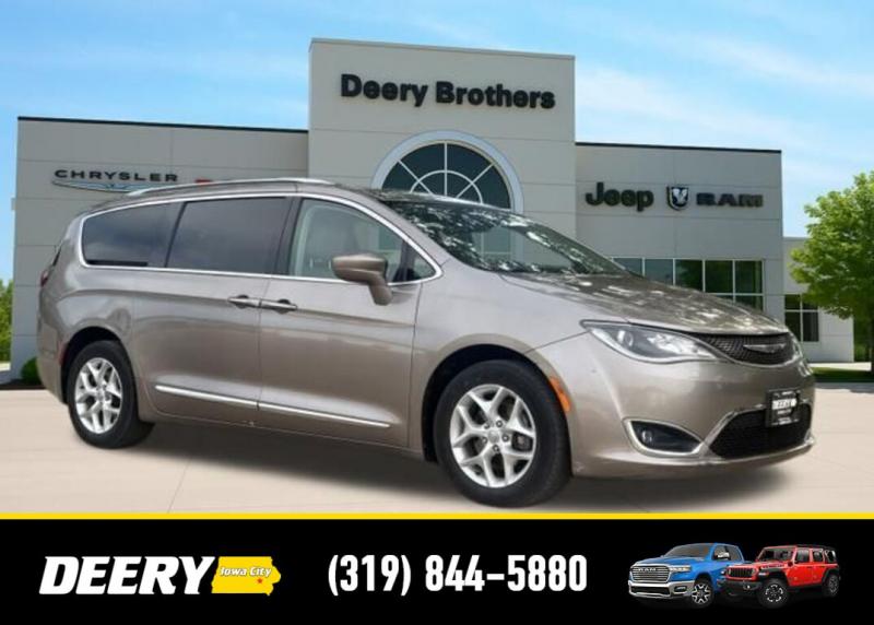 2017 Chrysler Pacifica Touring-L Plus