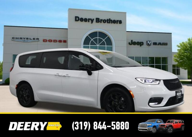2024 Chrysler Pacifica Plug-In Hybrid Select S Appearance