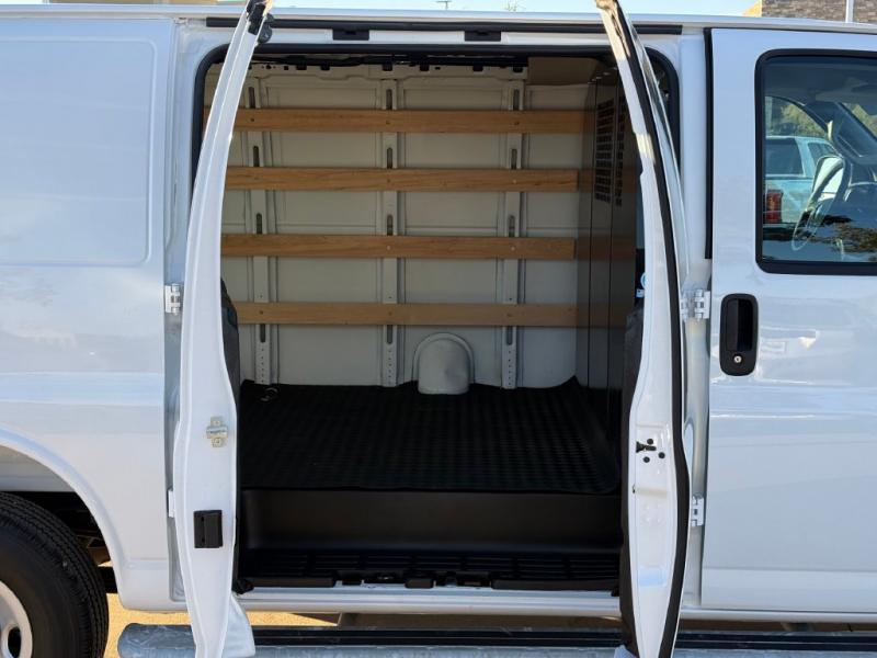 2025 Chevrolet Express 2500