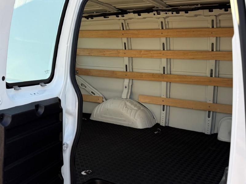 2025 Chevrolet Express 2500