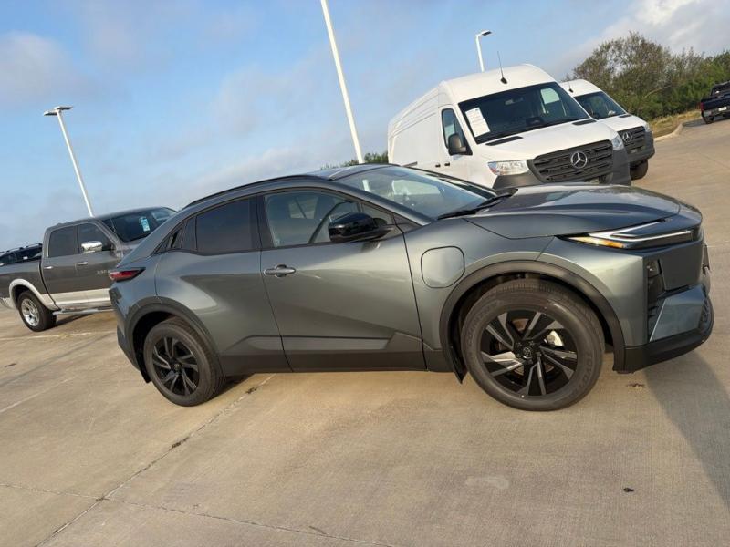 2026 Toyota C HR