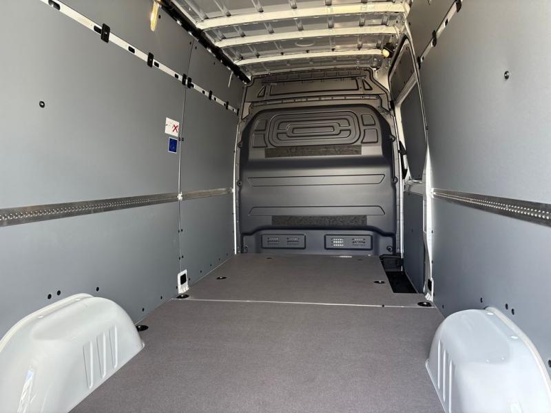 2025 Mercedes-Benz Sprinter 2500