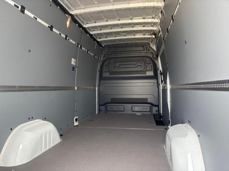 2025 Mercedes-Benz Sprinter 2500