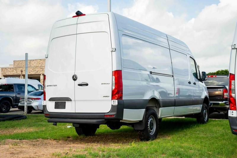 2025 Mercedes-Benz Sprinter 2500