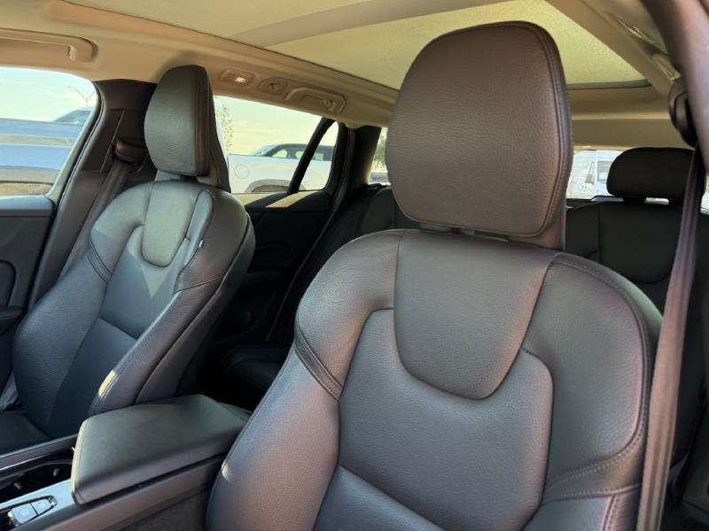 2025 Volvo V60 Cross Country