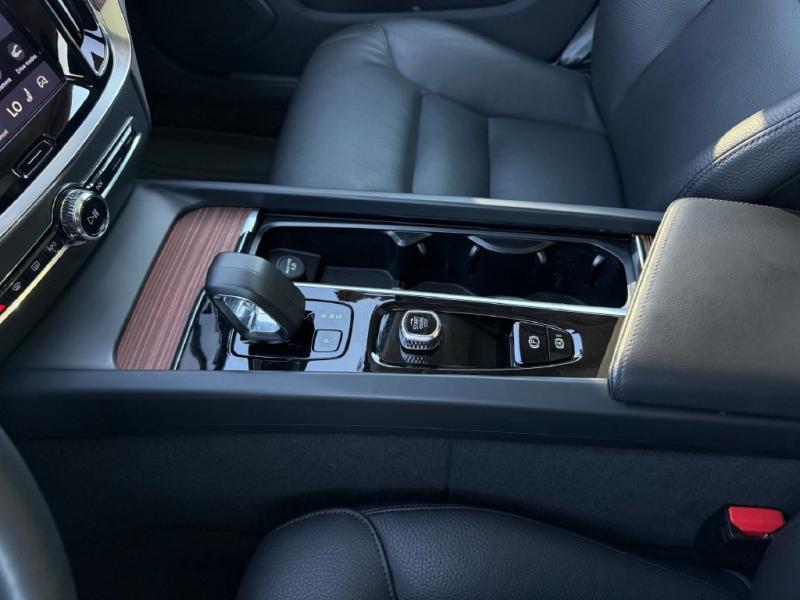 2025 Volvo V60 Cross Country