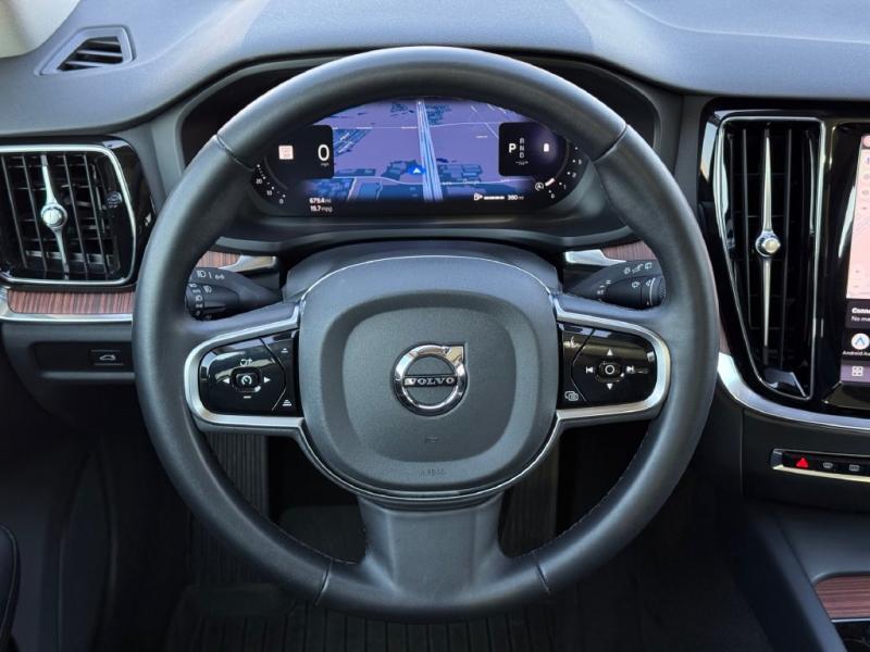 2025 Volvo V60 Cross Country