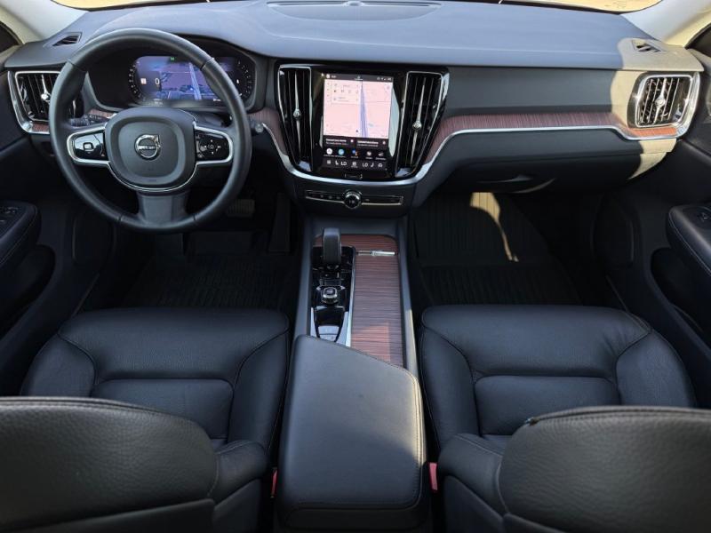 2025 Volvo V60 Cross Country