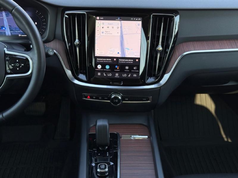 2025 Volvo V60 Cross Country