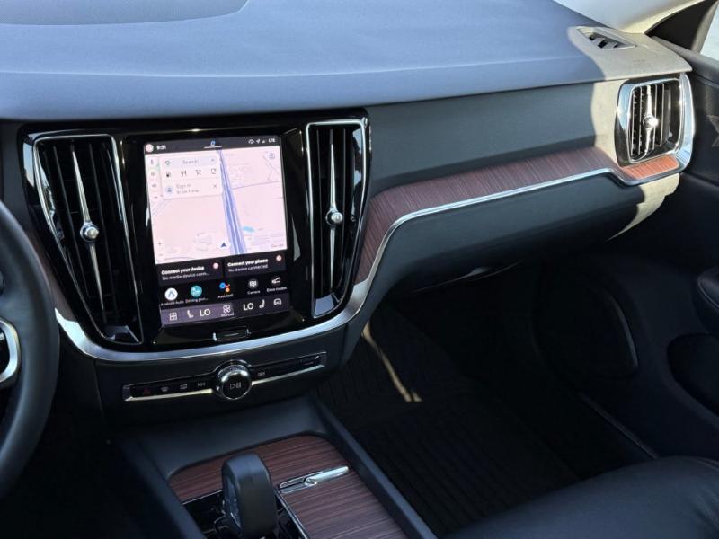 2025 Volvo V60 Cross Country