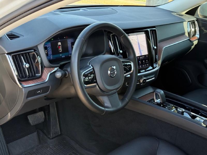 2025 Volvo V60 Cross Country