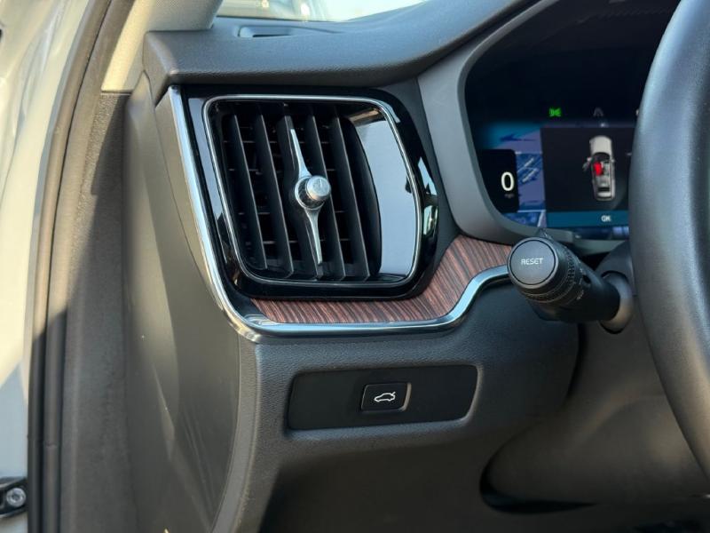 2025 Volvo V60 Cross Country