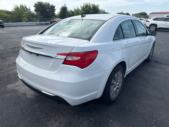 2013 Chrysler 200