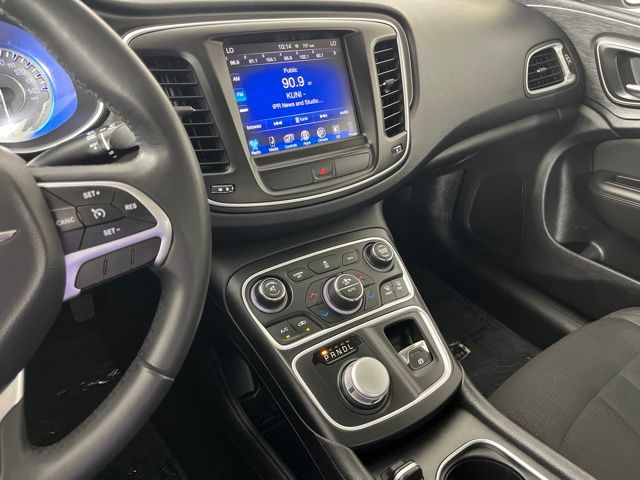 2016 Chrysler 200