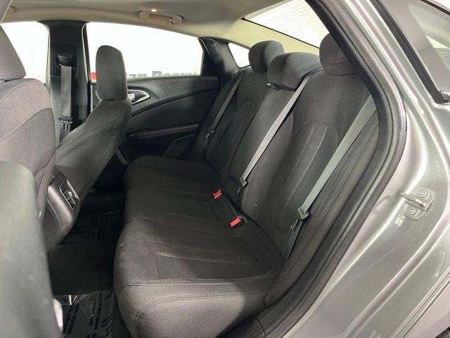 2016 Chrysler 200
