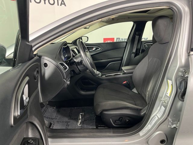 2016 Chrysler 200