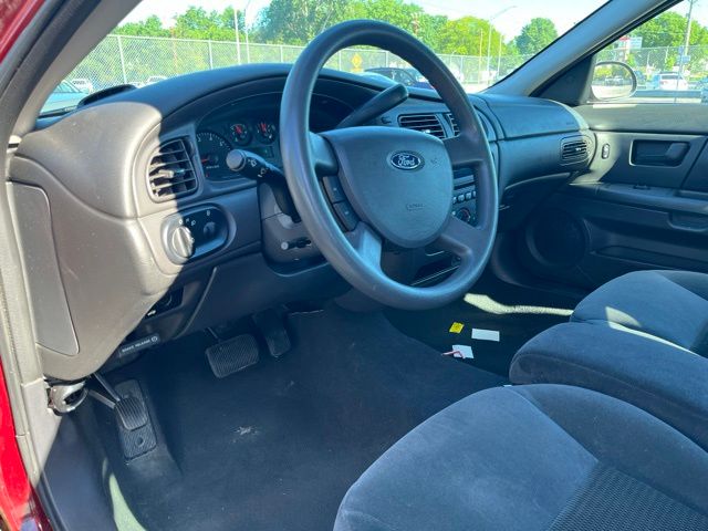 2004 Ford Taurus