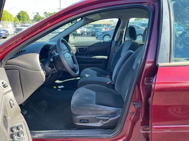2004 Ford Taurus
