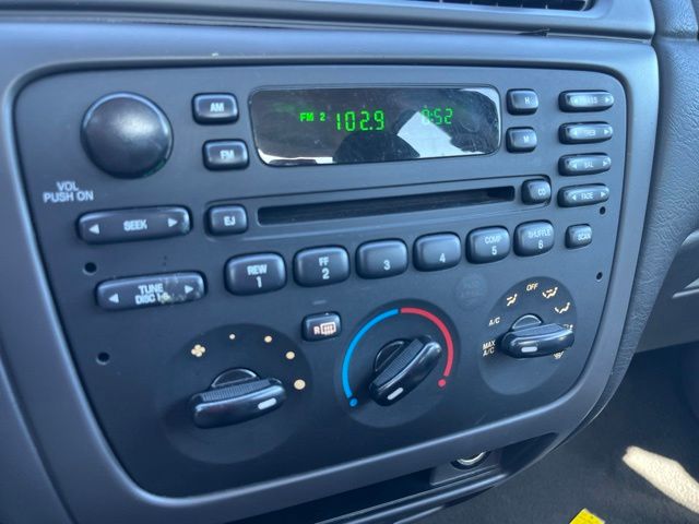 2004 Ford Taurus