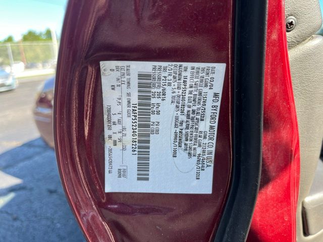 2004 Ford Taurus