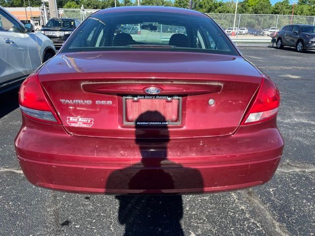 2004 Ford Taurus