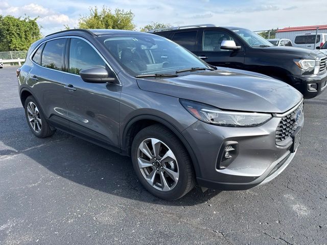 2025 Ford Escape Platinum