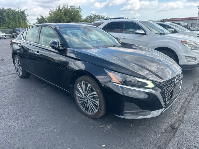 2023 Nissan Altima Platinum