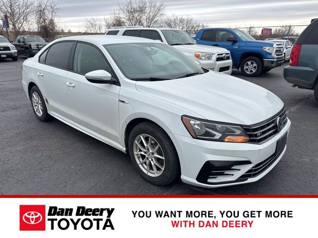 2018 Volkswagen Passat 2.0T R-Line