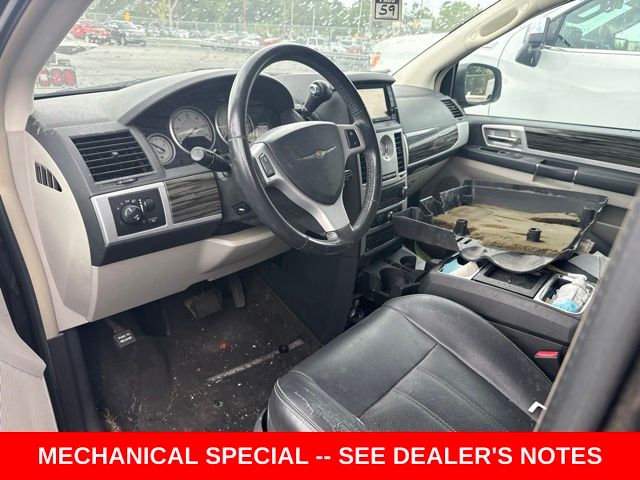 2010 Chrysler Town & Country