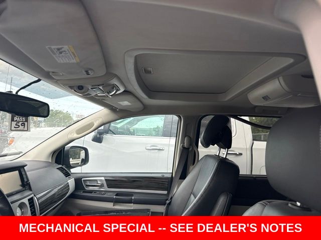 2010 Chrysler Town & Country