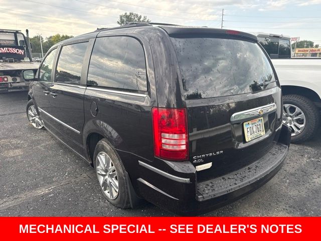 2010 Chrysler Town & Country