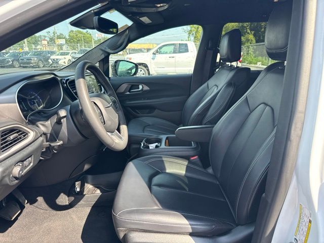 2025 Chrysler Pacifica