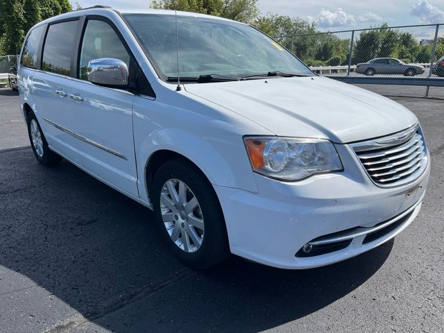 2016 Chrysler Town & Country Touring