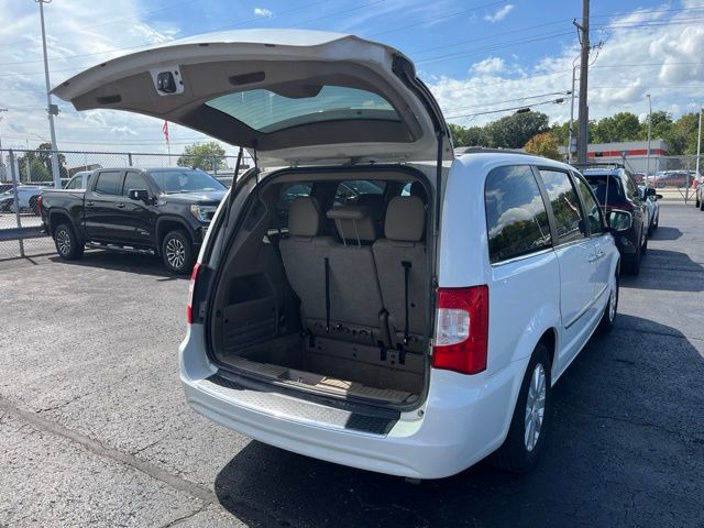 2016 Chrysler Town & Country