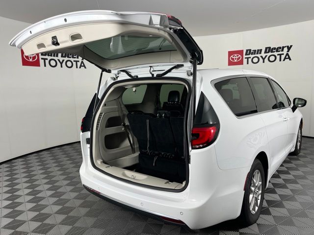 2024 Chrysler Pacifica