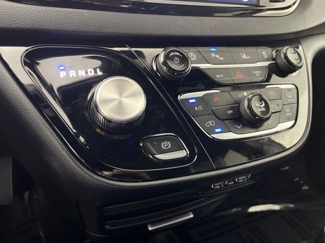 2025 Chrysler Pacifica