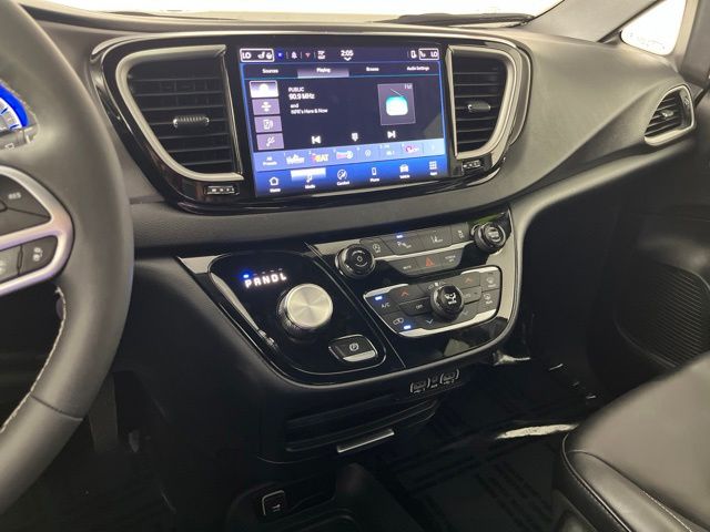 2025 Chrysler Pacifica