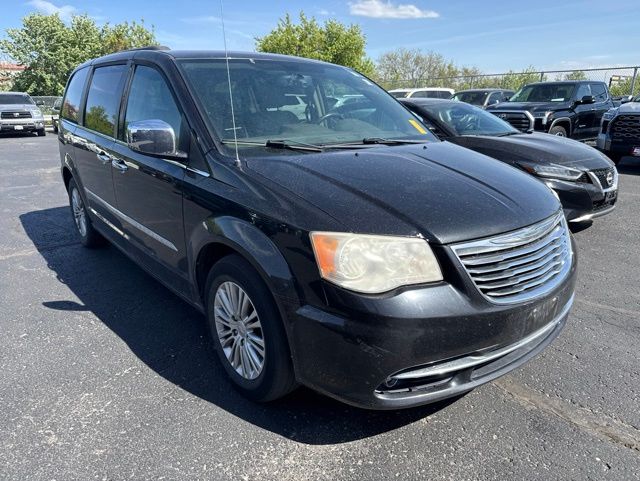 2013 Chrysler Town & Country Touring-L