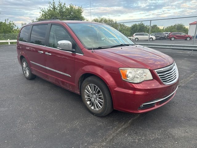 2014 Chrysler Town & Country Touring-L