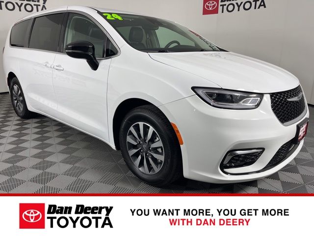 2024 Chrysler Pacifica Hybrid Select